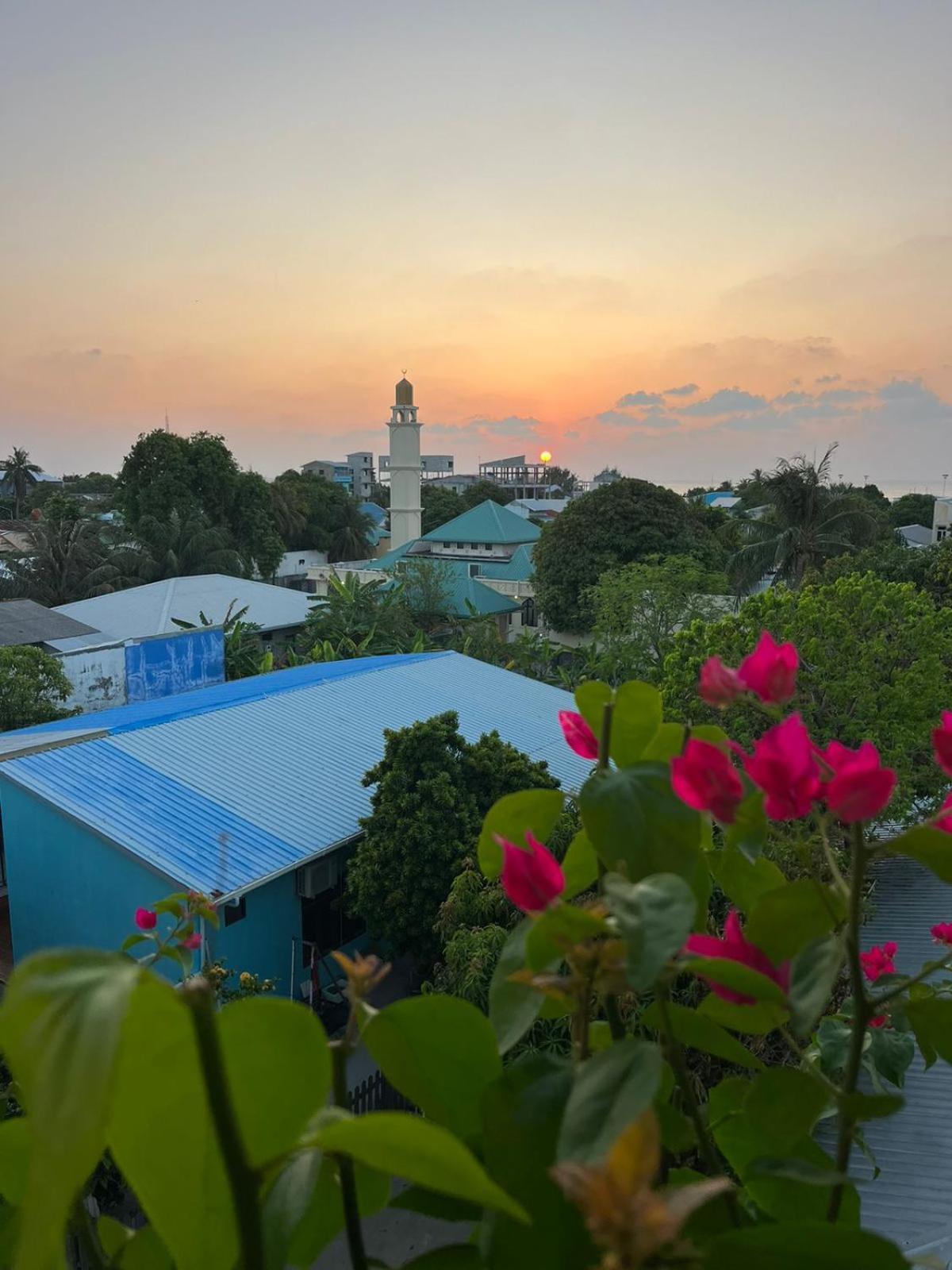 Wish Guesthouse Huraa Exterior foto
